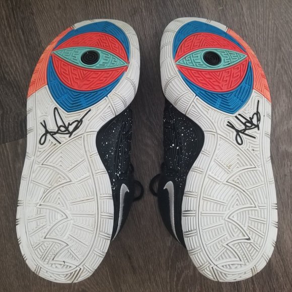 Nike Kyrie 6 Basketball Shoes - Picture 8 of 8